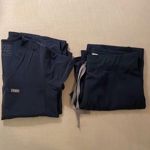 FIGS Navy scrub set!